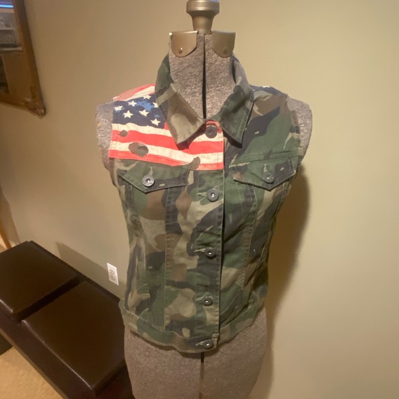 Soho Babe vest. Size M - Picture 2 of 9